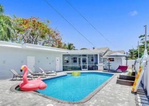 Modern & Fun 3BD Villa by the Beach, Pool & BBQ